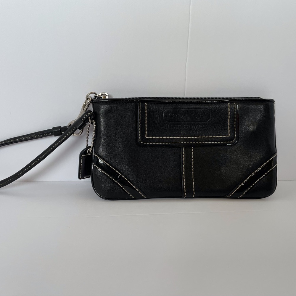 Coach Black Leather Wristlet w/Patent Leather Trim